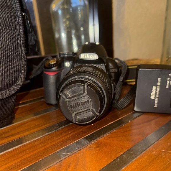 Nikon D3100 DSLR Camera in Black
